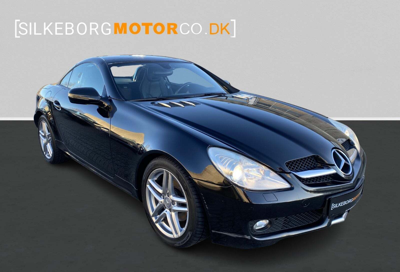 Sort Mercedes SLK200 fra 2008