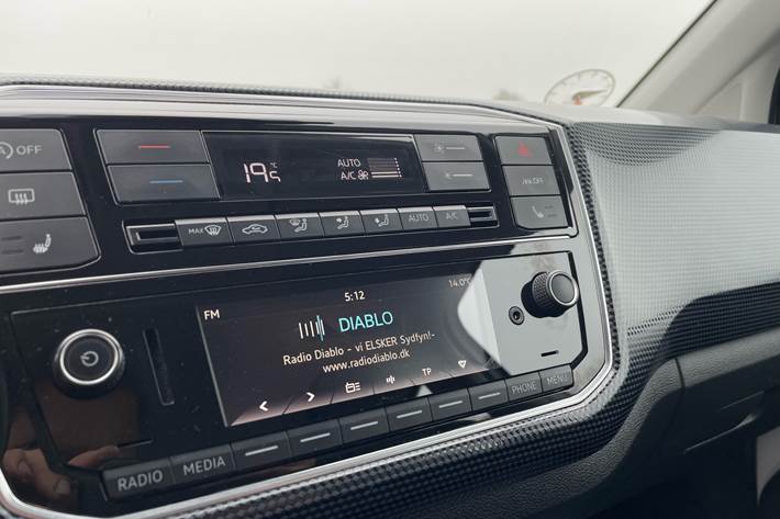 Hvid VW up fra 2020 set indefra