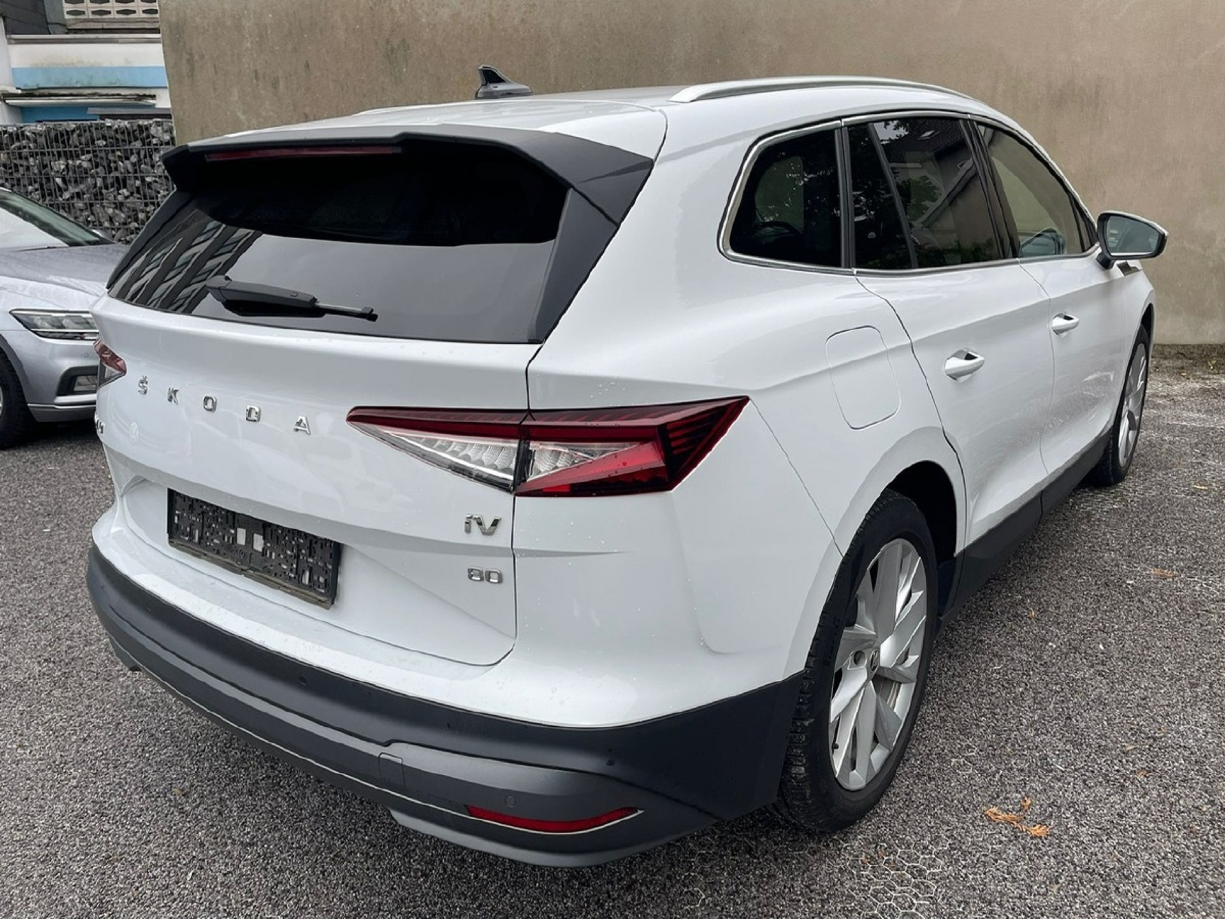 Hvid Skoda Enyaq iV fra 2021