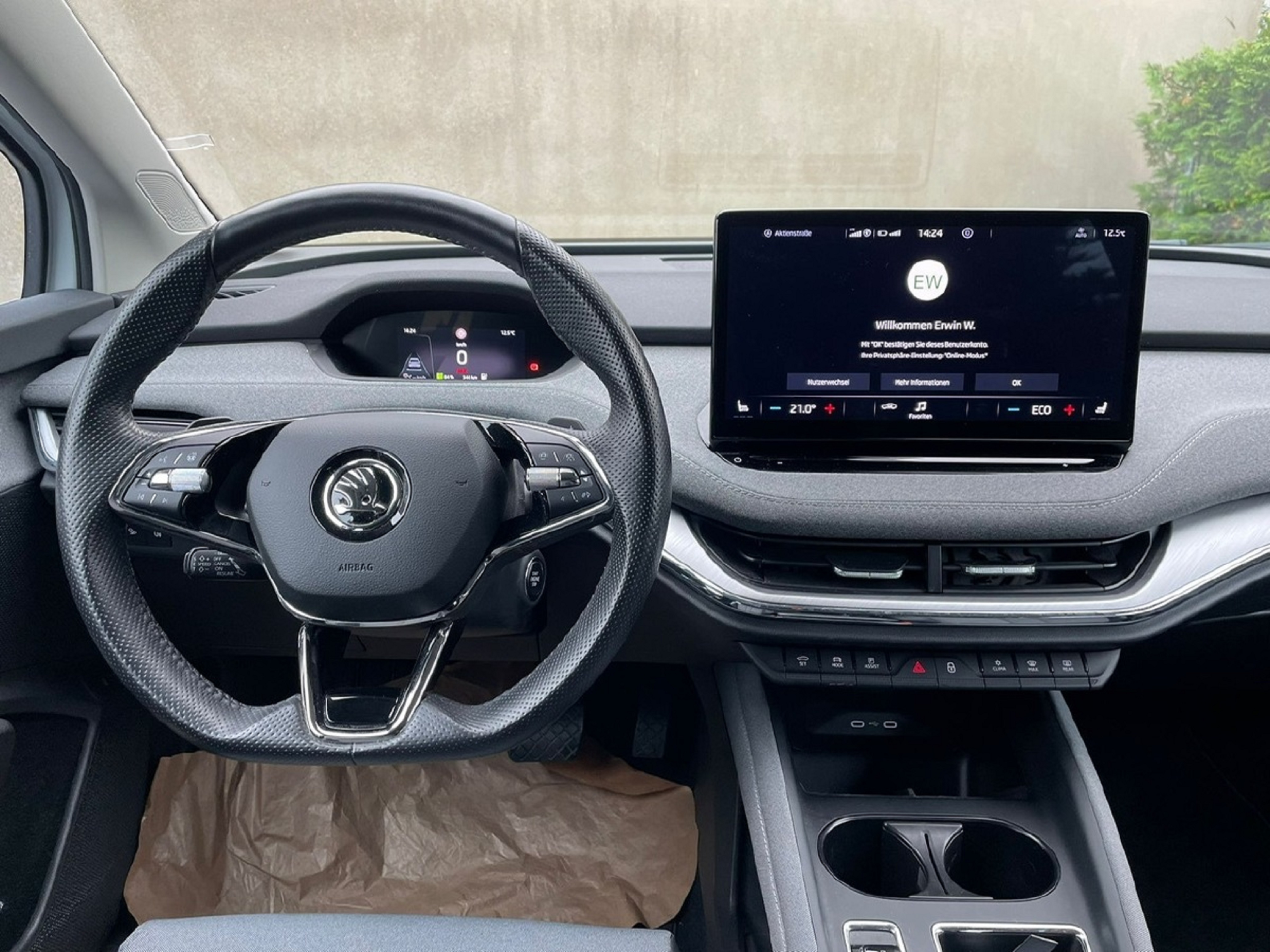 Hvid Skoda Enyaq iV fra 2021