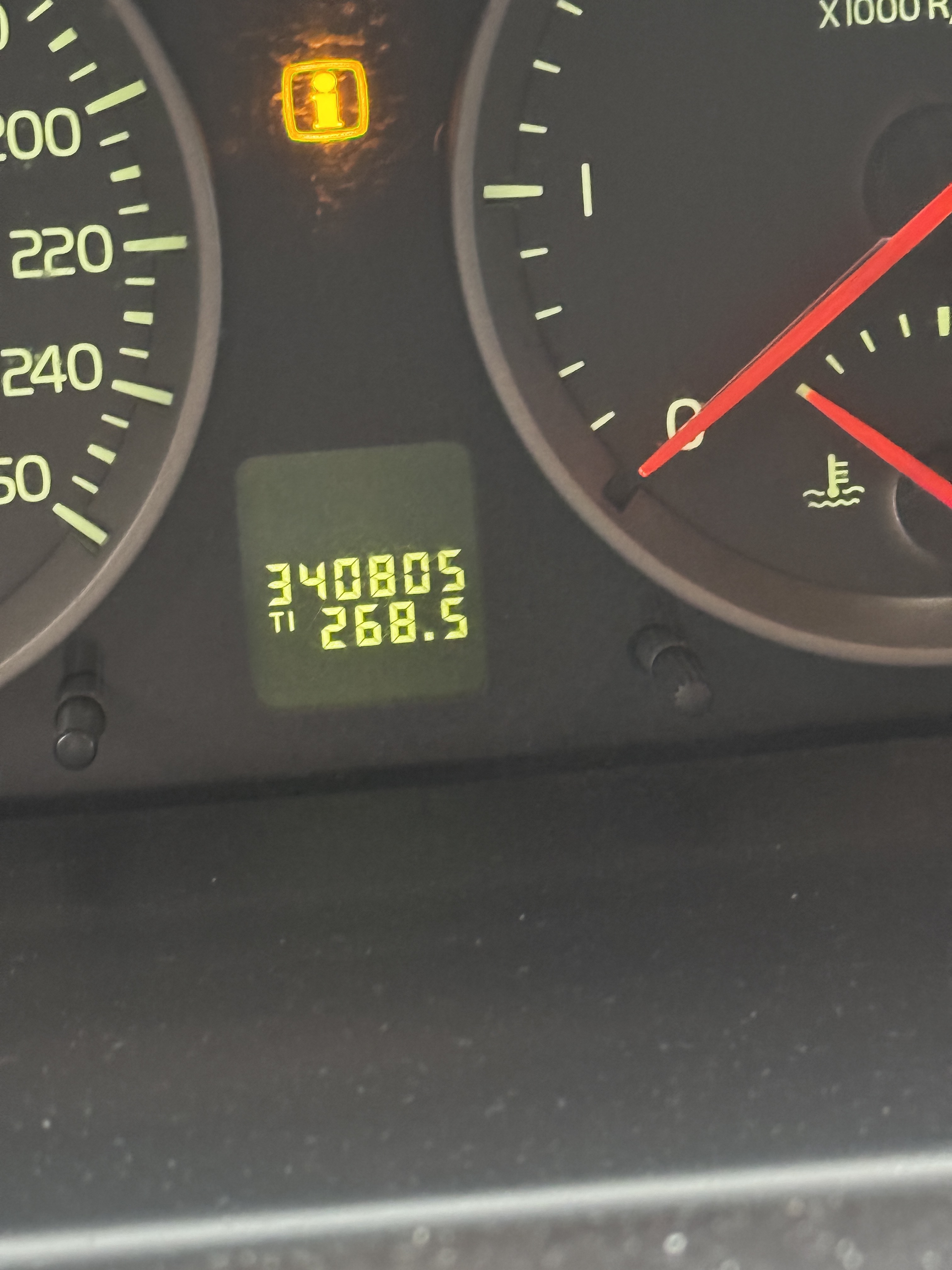 Grå Volvo V50 fra 2005
