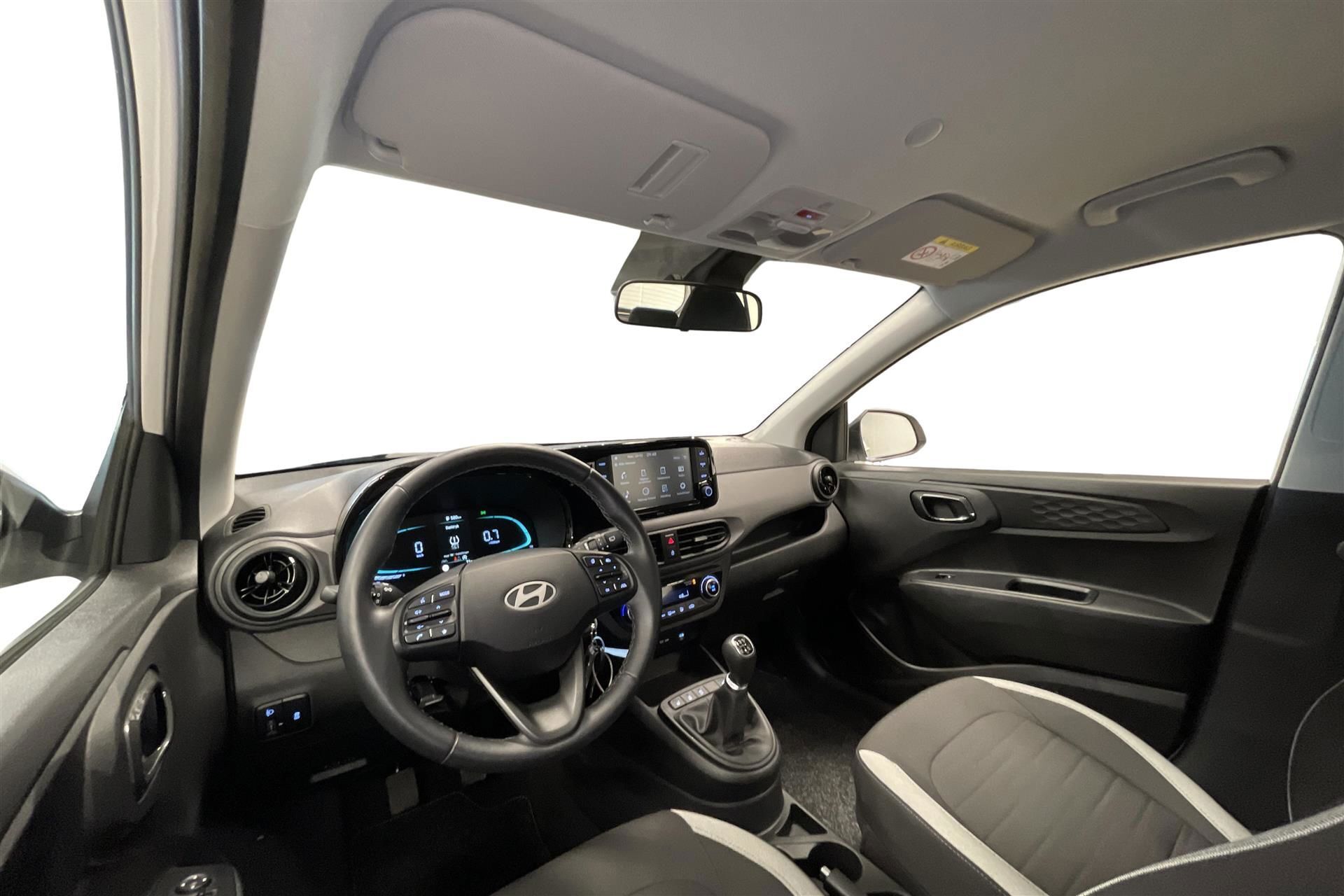 Hvid Hyundai i10 fra 2024