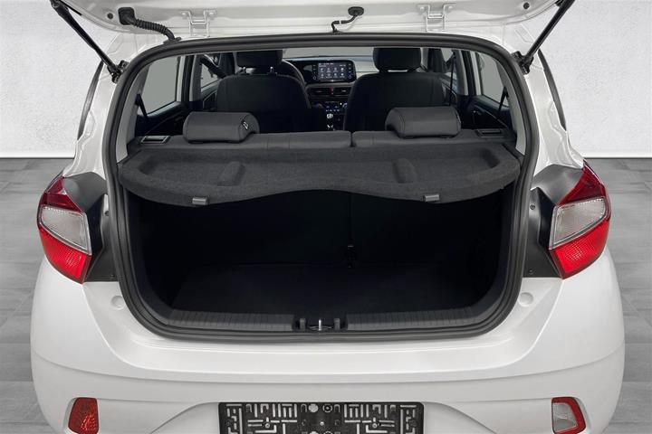 Hvid Hyundai i10 fra 2024