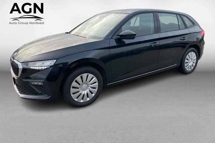 Sort Skoda Scala fra 2024 set udefra