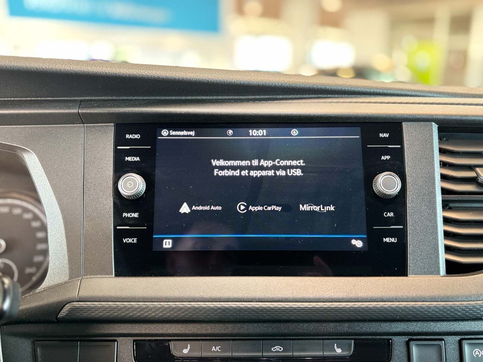 Sølv VW Transporter fra 2023