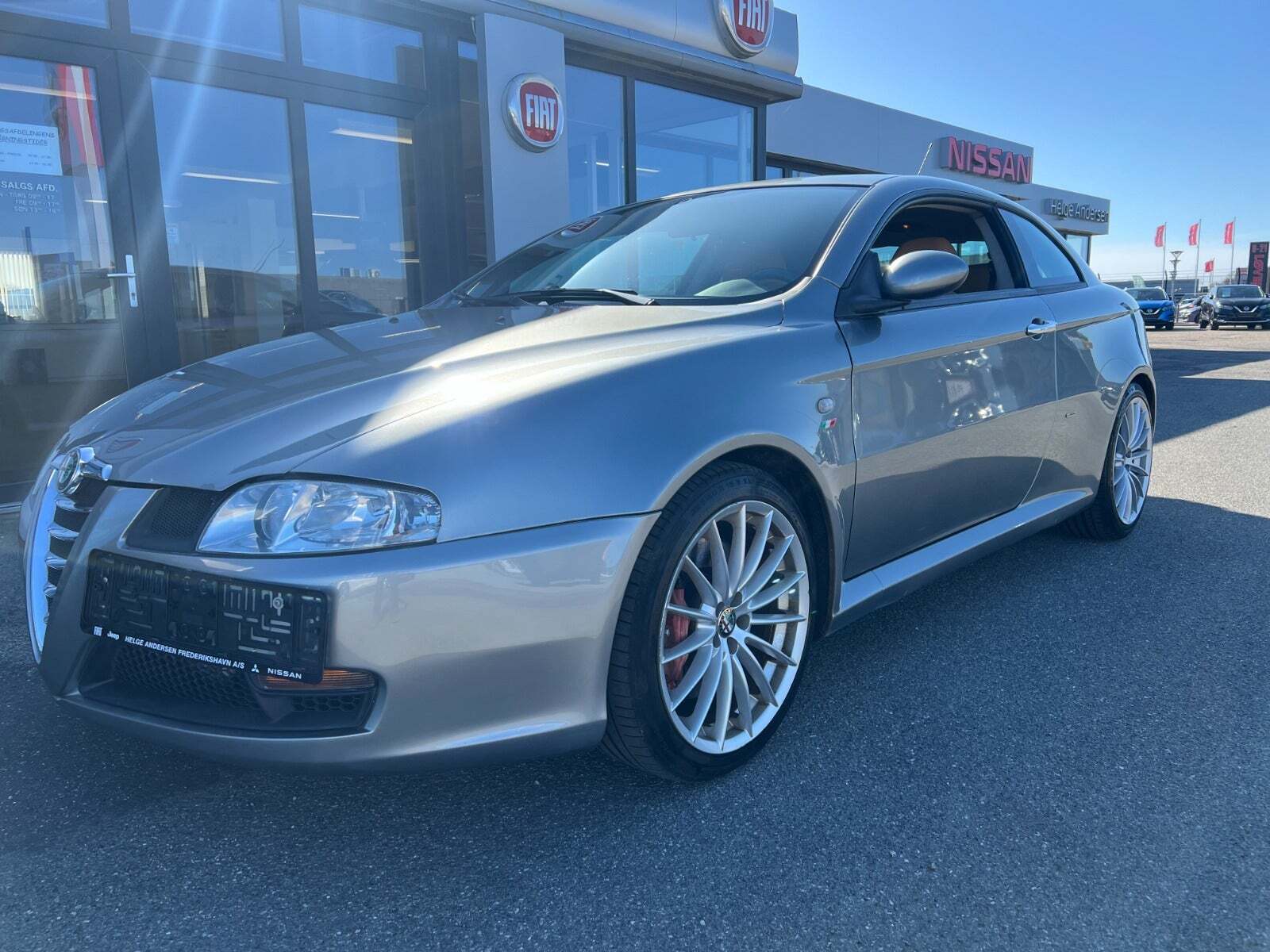 Grå Alfa Romeo GT fra 2005