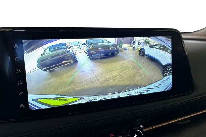 Sort Nissan Ariya fra 2025