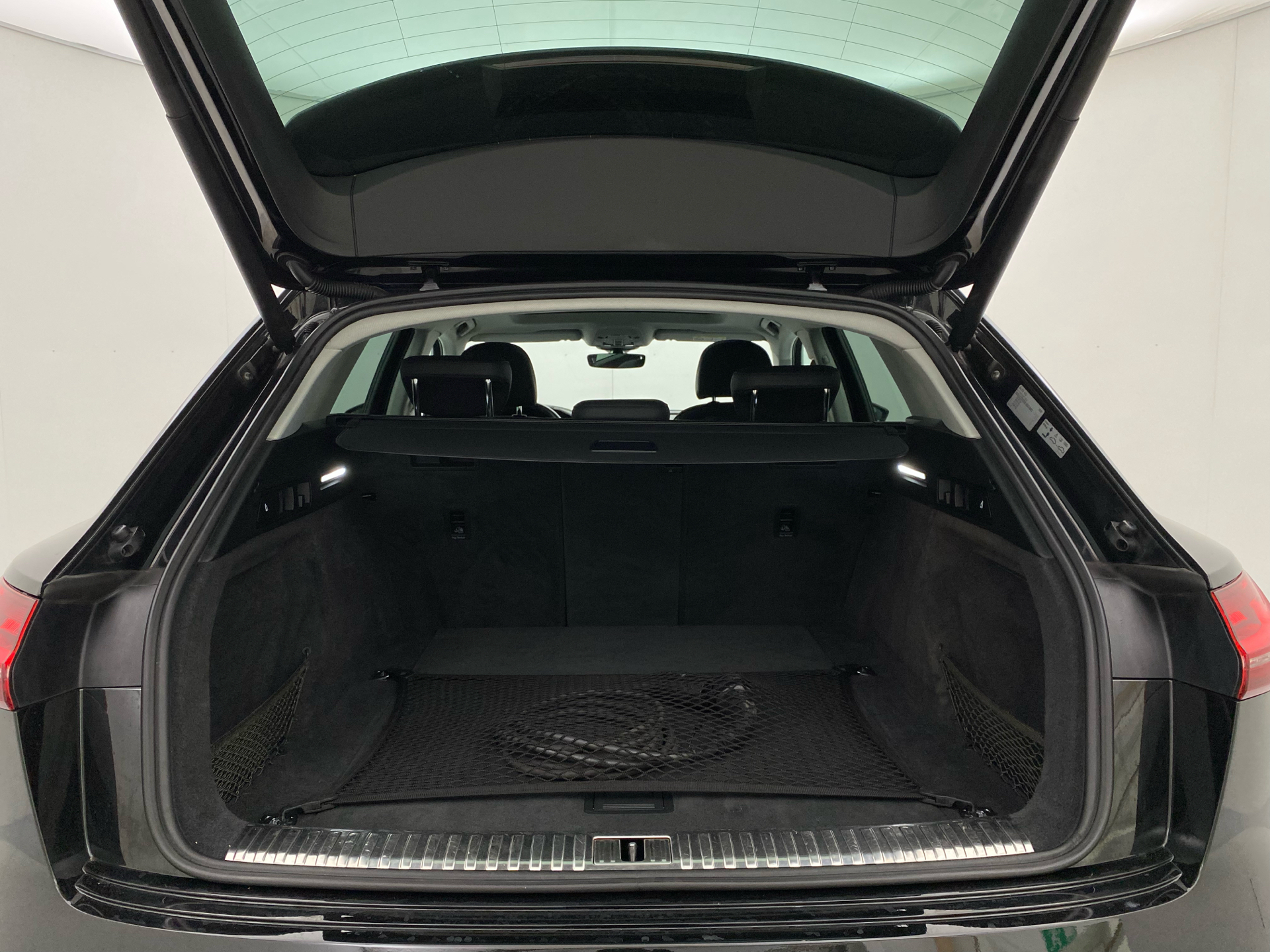 Sort Audi e-tron fra 2020