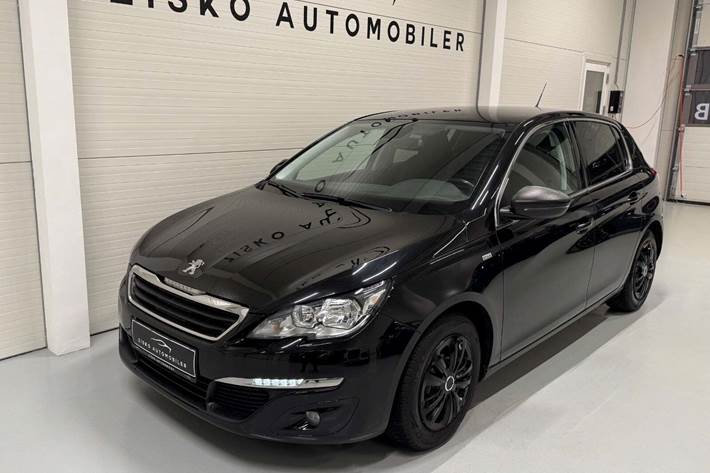 Sort Peugeot 308 fra 2015 set udefra