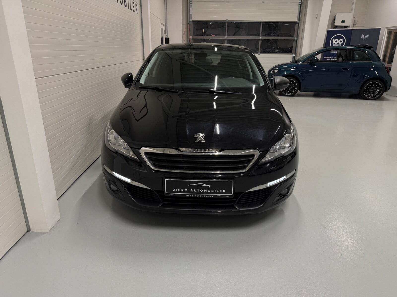 Sort Peugeot 308 fra 2015