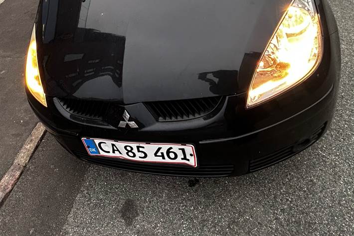 Sort Mitsubishi Colt fra 2008