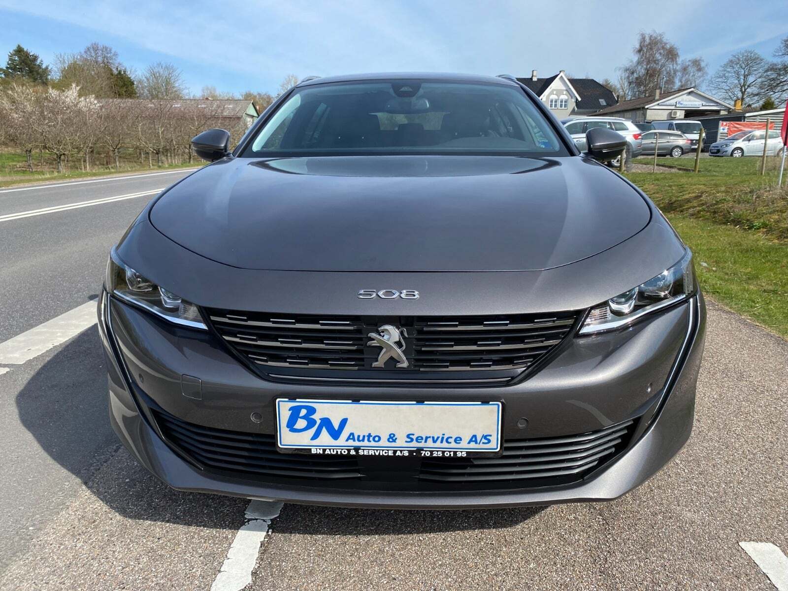Grå Peugeot 508 fra 2022
