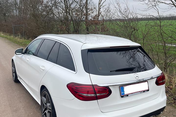 Hvid Mercedes C-Klasse fra 2019