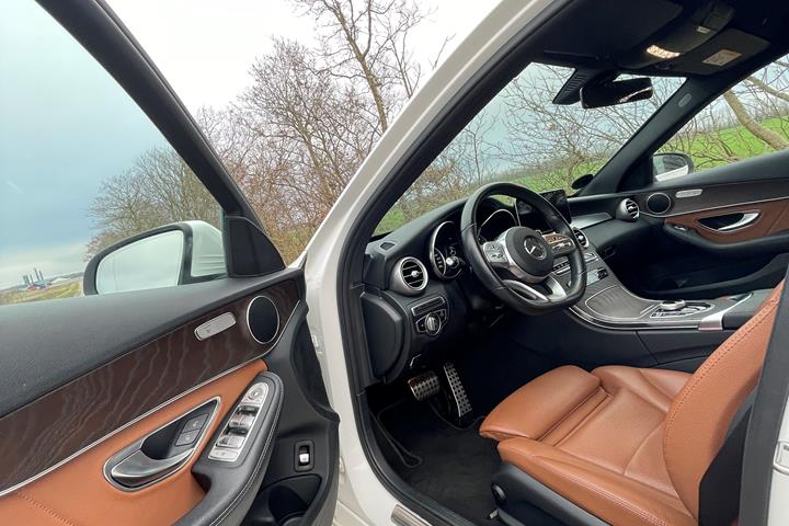 Hvid Mercedes C-Klasse fra 2019
