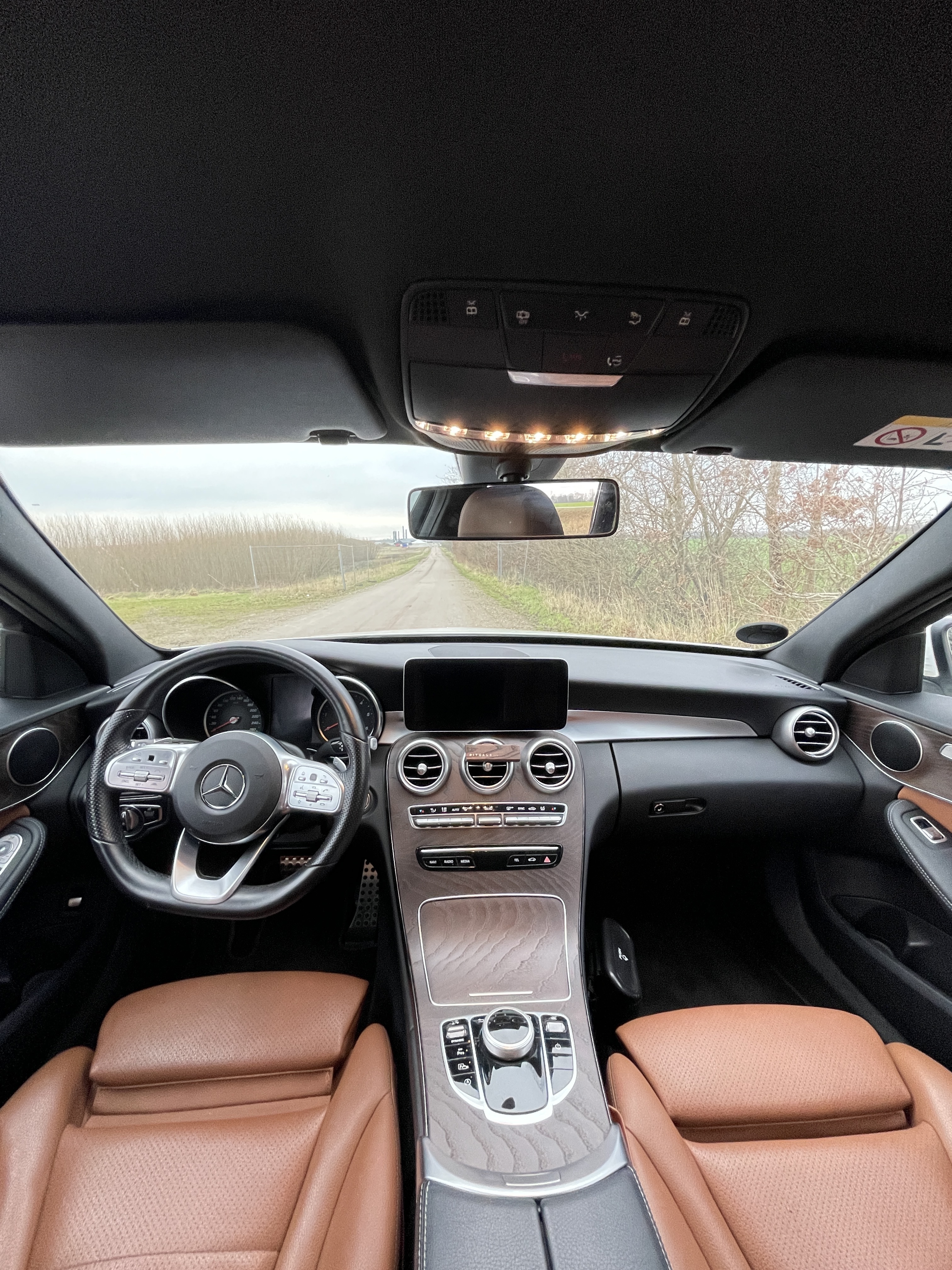 Hvid Mercedes C-Klasse fra 2019