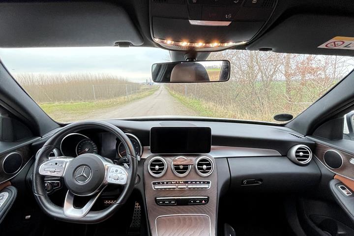 Hvid Mercedes C-Klasse fra 2019