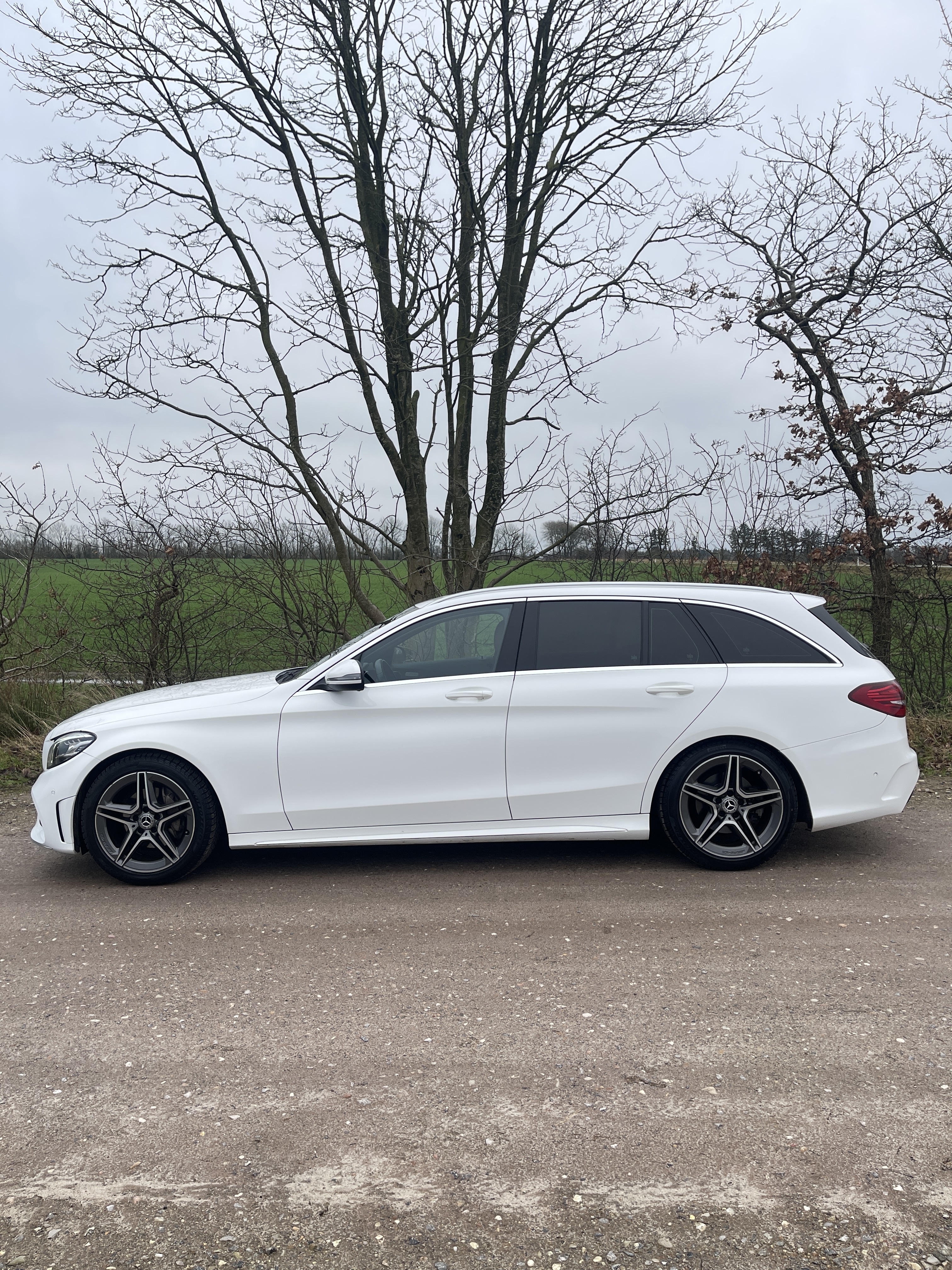 Hvid Mercedes C-Klasse fra 2019