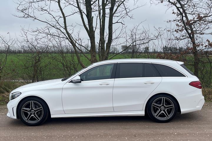 Hvid Mercedes C-Klasse fra 2019