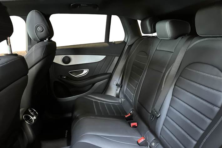 Grå Mercedes EQC 400 fra 2022