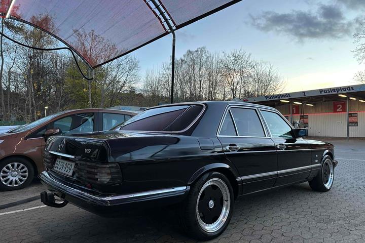 undefined Mercedes 380 SE fra 1982