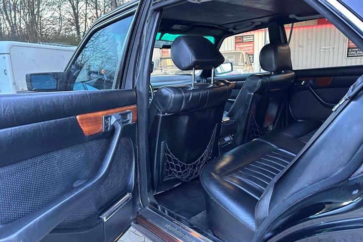 undefined Mercedes 380 SE fra 1982