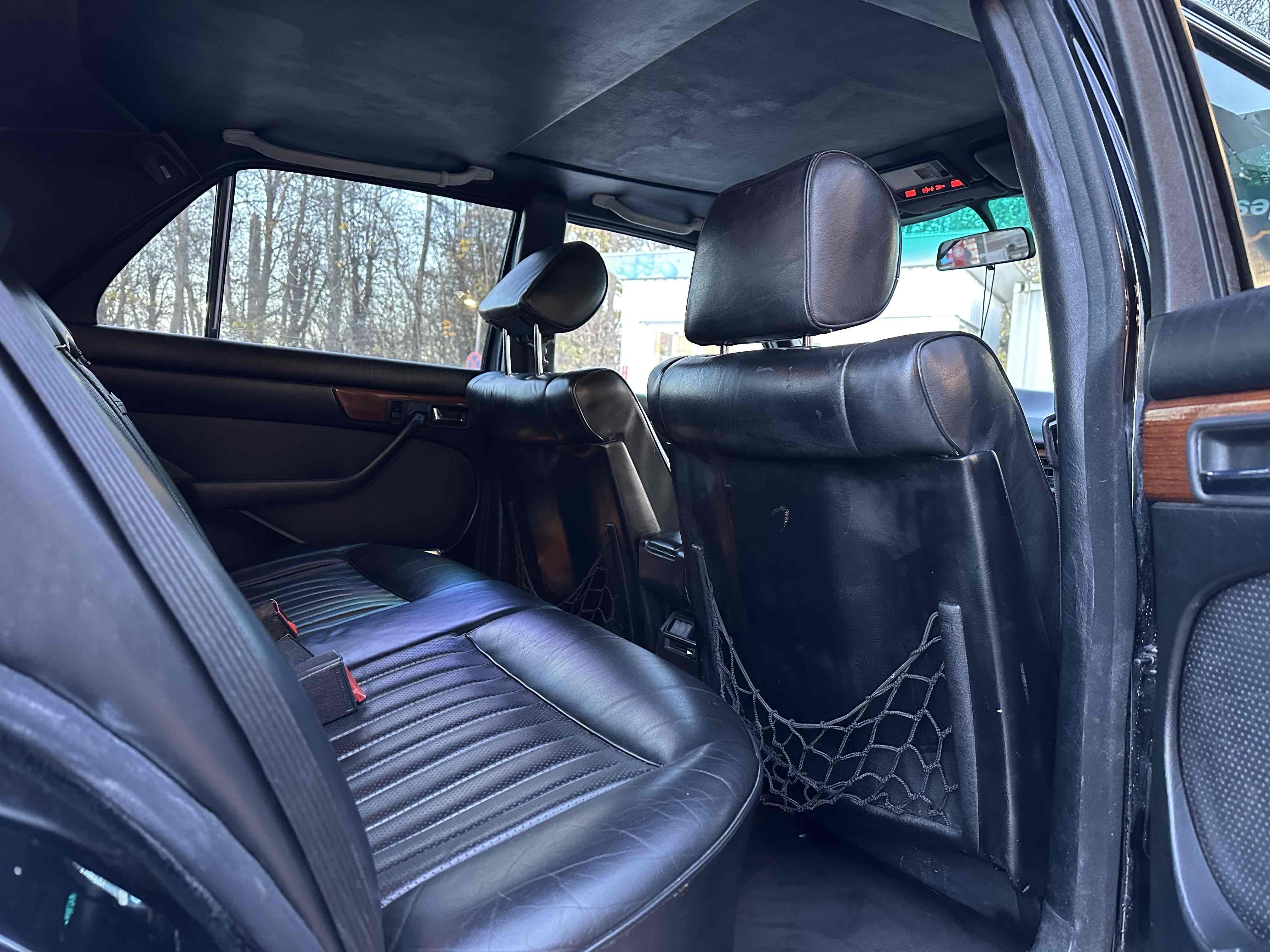 undefined Mercedes 380 SE fra 1982