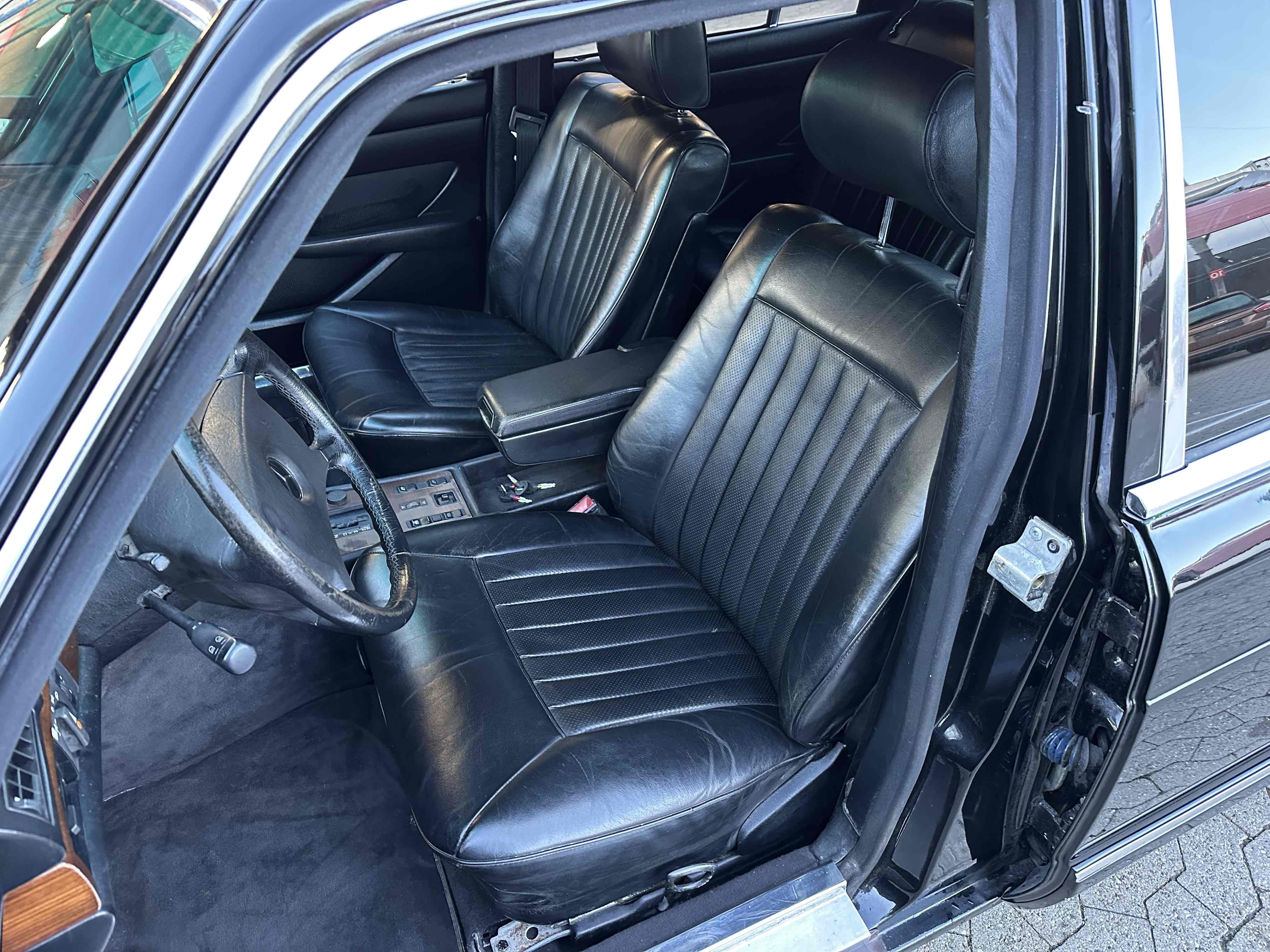undefined Mercedes 380 SE fra 1982