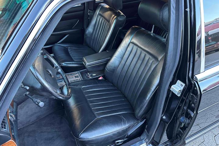 undefined Mercedes 380 SE fra 1982