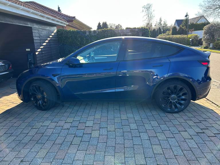 Tesla Model Y Long Range Dual Motor