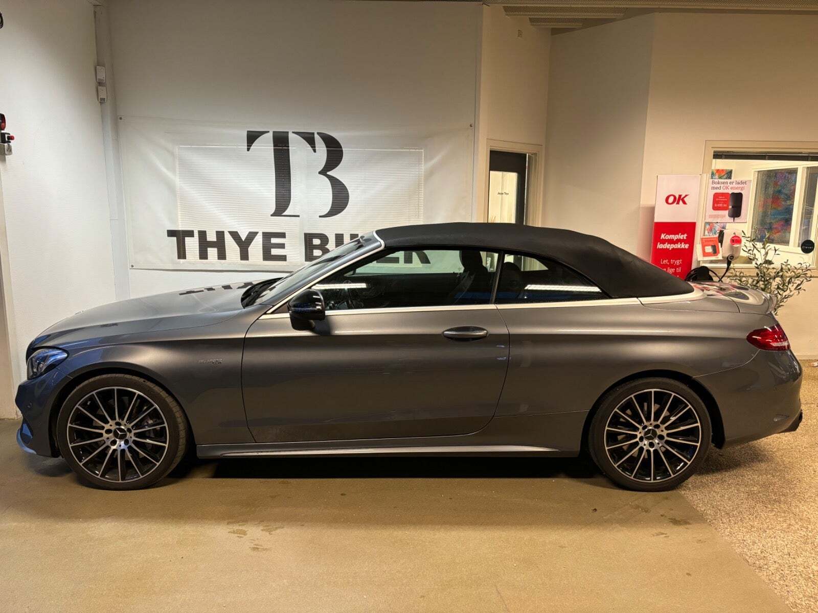 Grå Mercedes C43 fra 2017