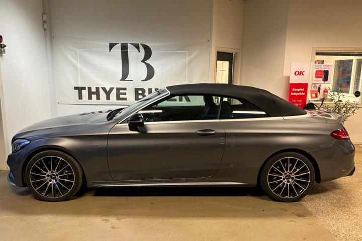 Grå Mercedes C43 fra 2017