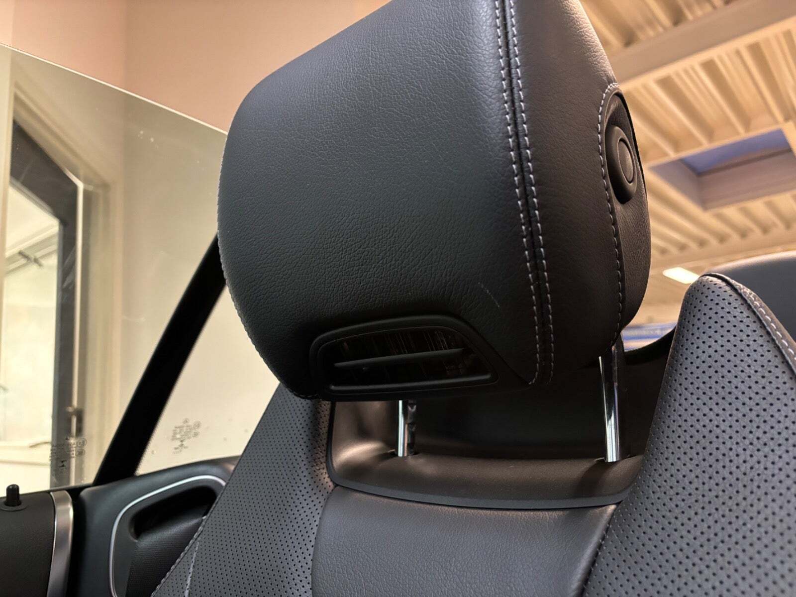 Grå Mercedes C43 fra 2017