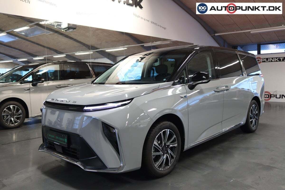 Grå Maxus Mifa 9 fra 2023 set udefra