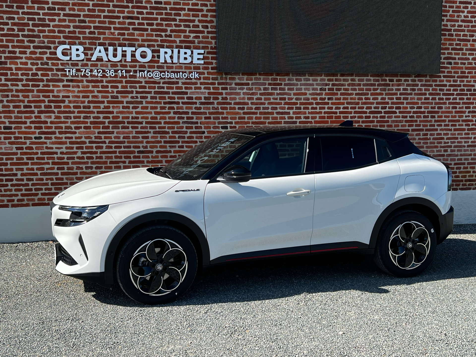 Hvid Alfa Romeo Junior fra 2025