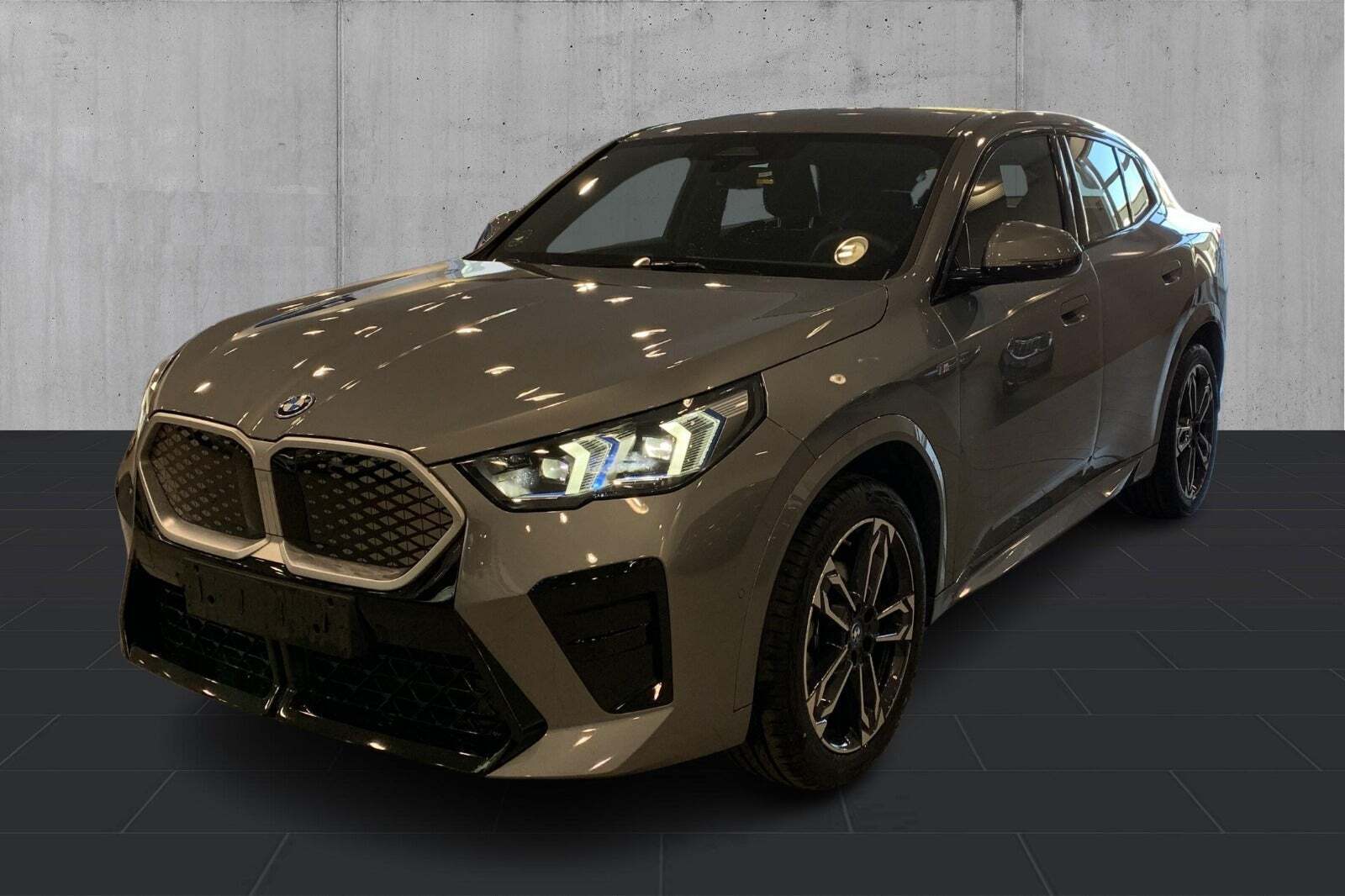 undefined BMW iX2 fra 2024 set udefra