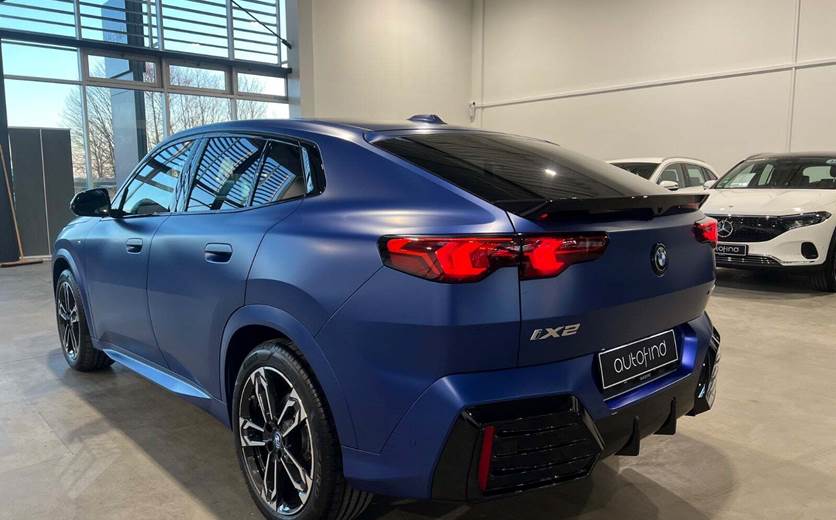 BMW iX2