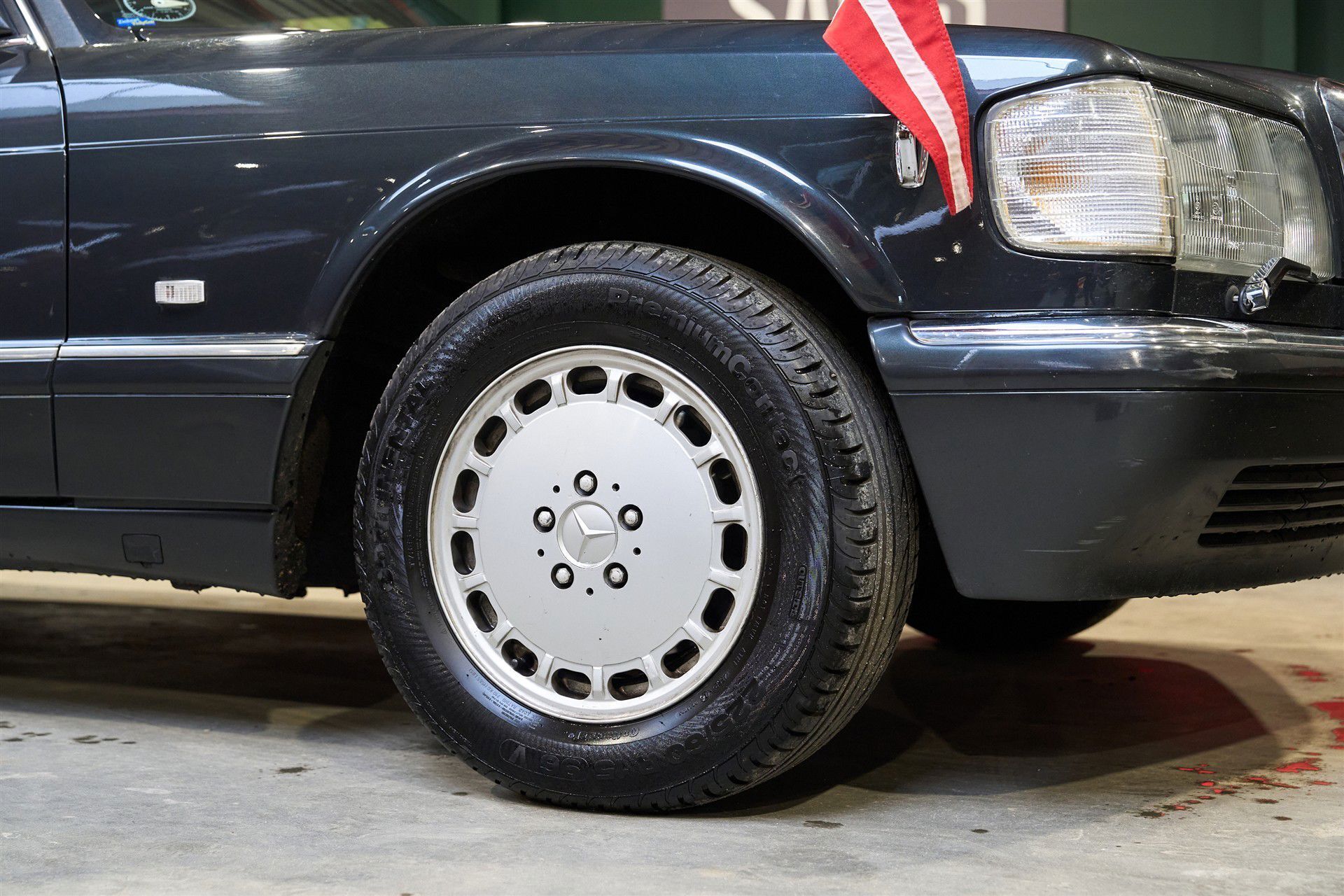 Mercedes 560SEL 5,5 279HK Aut.