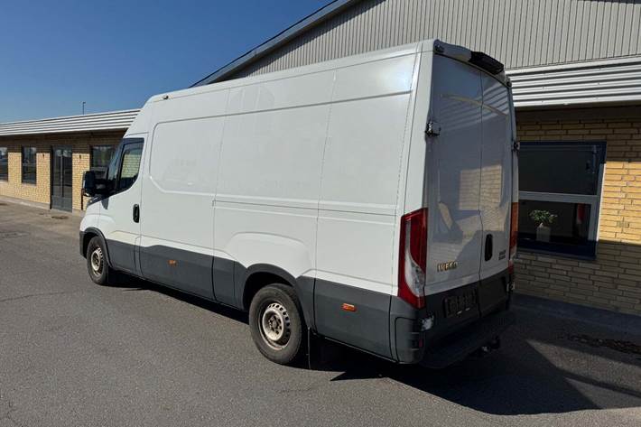 Hvid Iveco Daily fra 2021