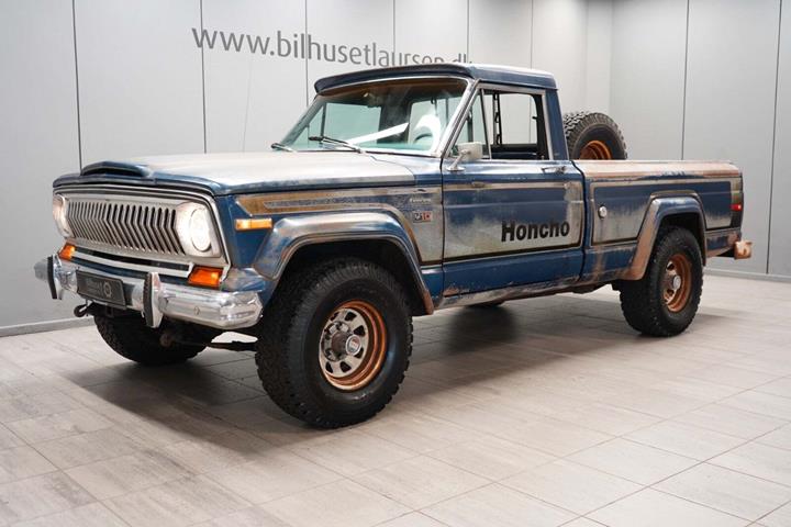 Blå Jeep Honcho fra 1977 set udefra