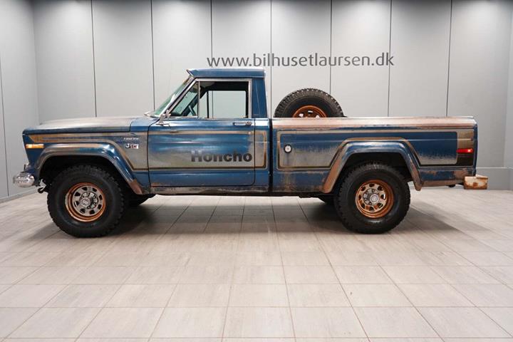Blå Jeep Honcho fra 1977 set udefra