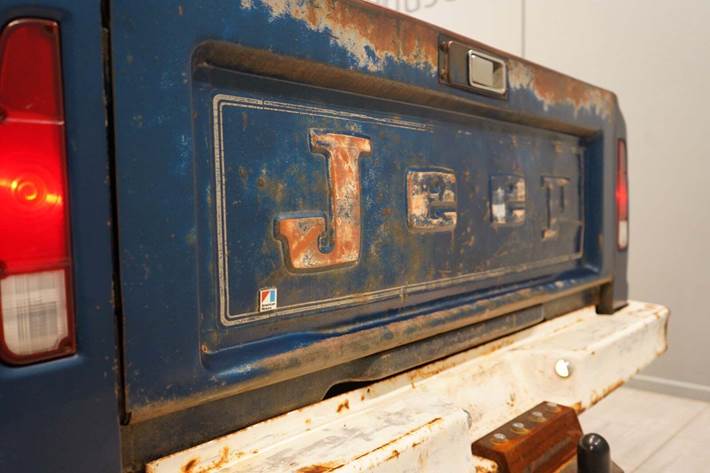 Blå Jeep Honcho fra 1977