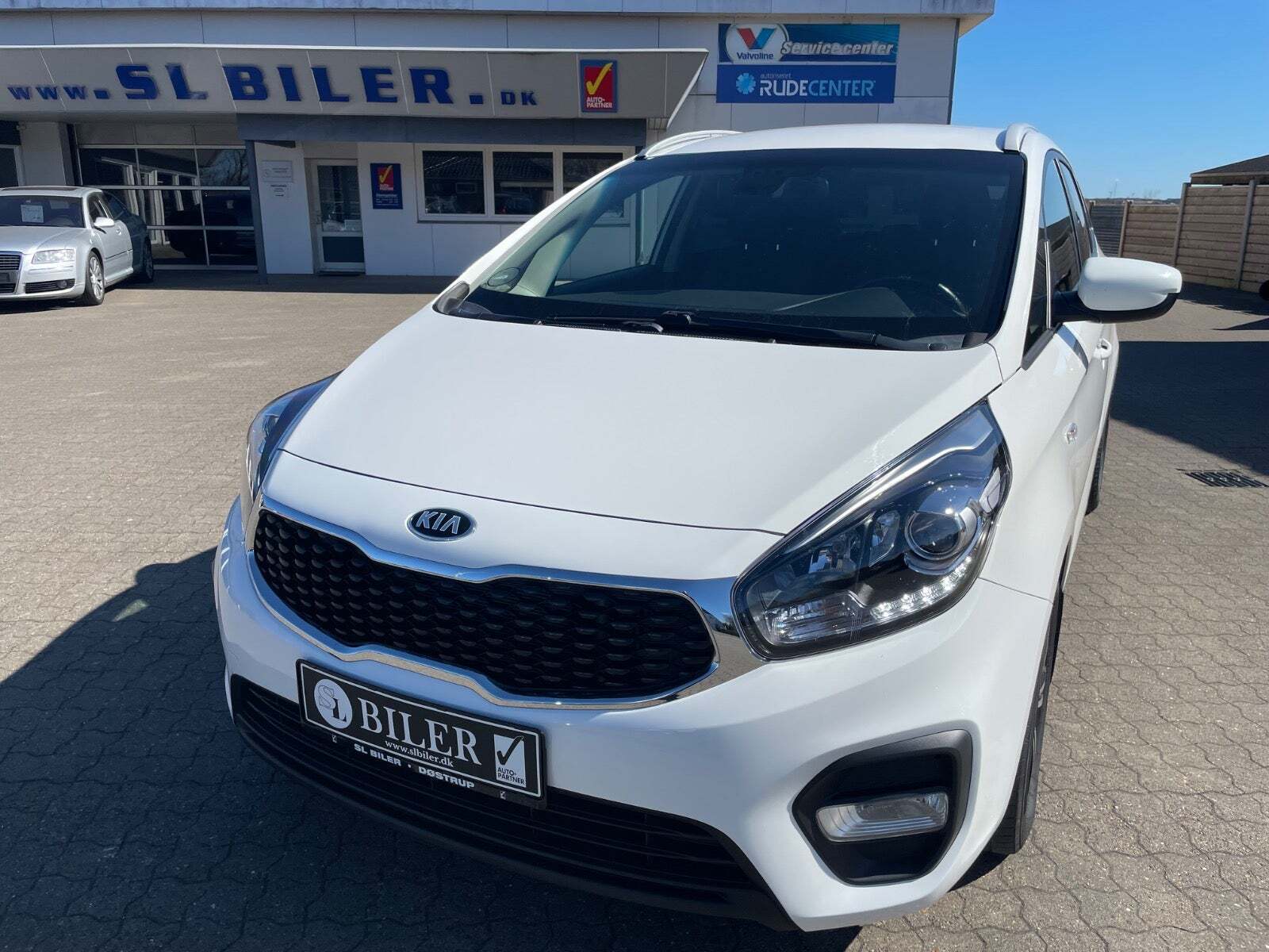 Hvid Kia Carens fra 2017