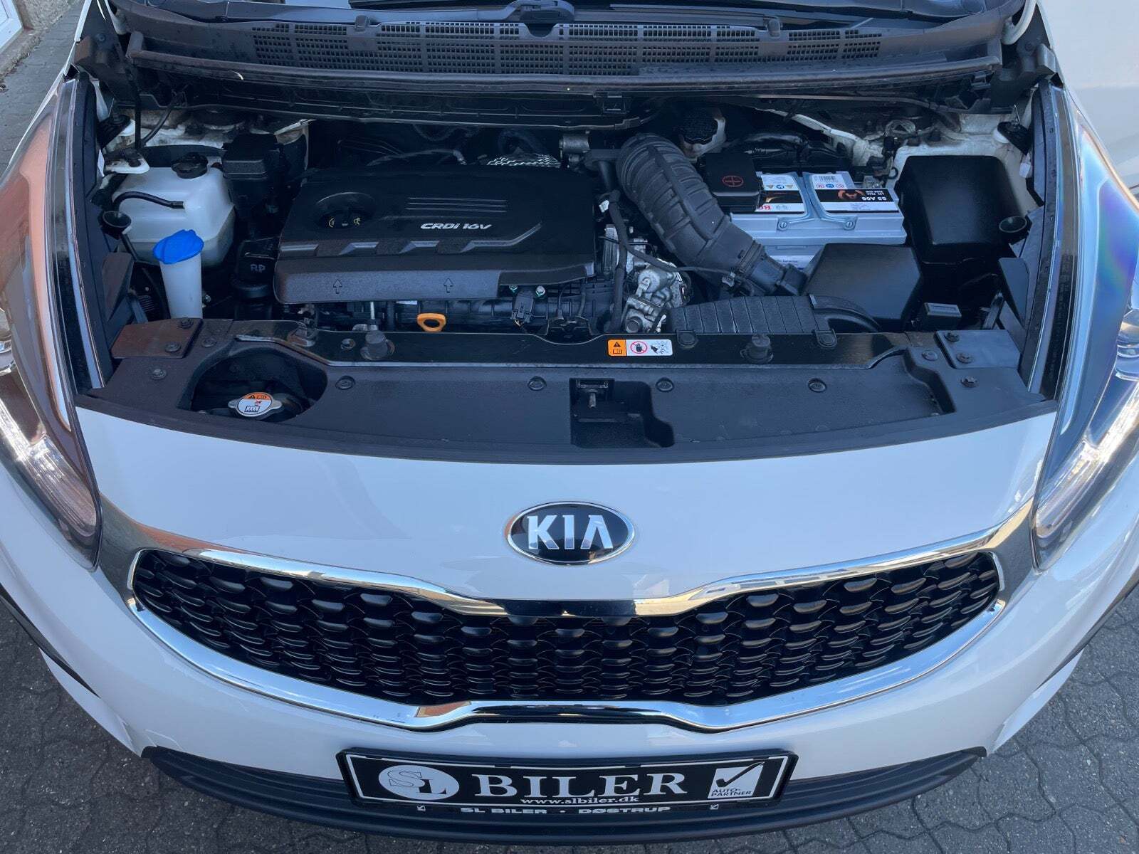 Hvid Kia Carens fra 2017