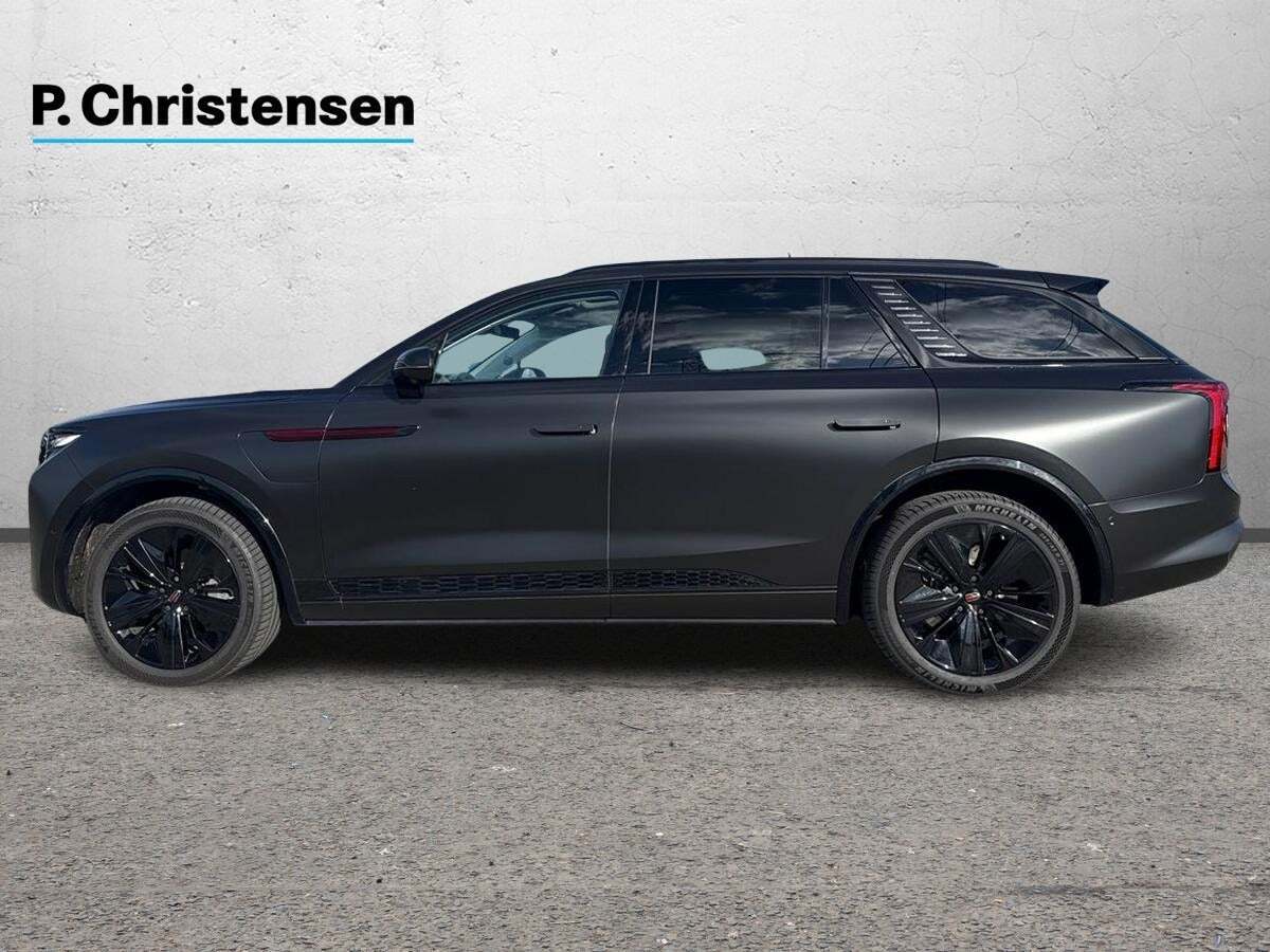 Sort Hongqi E-HS9 fra 2024