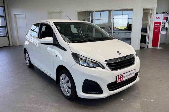 Hvid Peugeot 108 fra 2019 set udefra