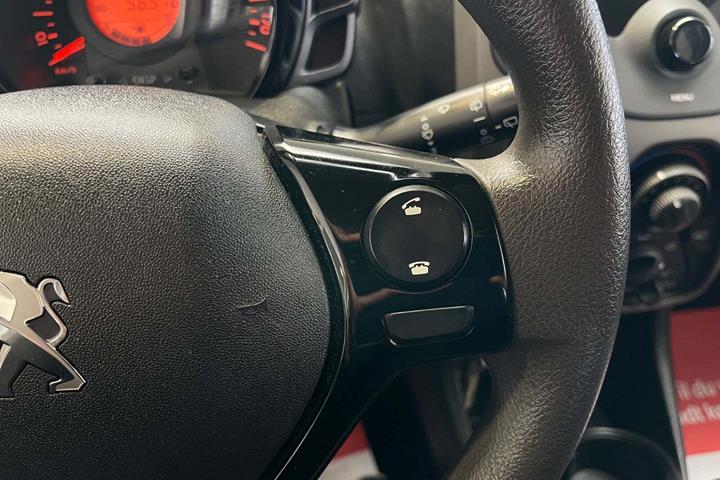 Hvid Peugeot 108 fra 2019 set indefra