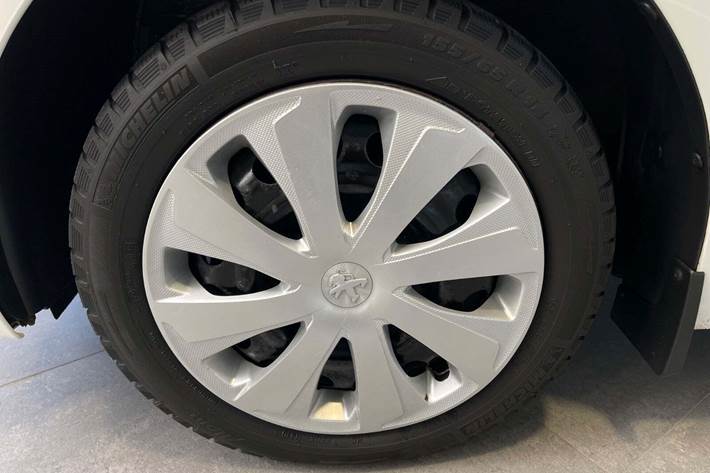 Hvid Peugeot 108 fra 2019 set udefra