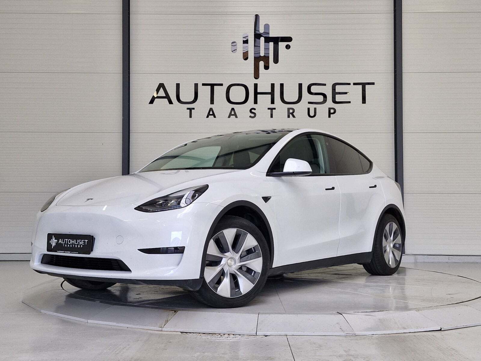Tesla Model Y RWD - 235.000 kr