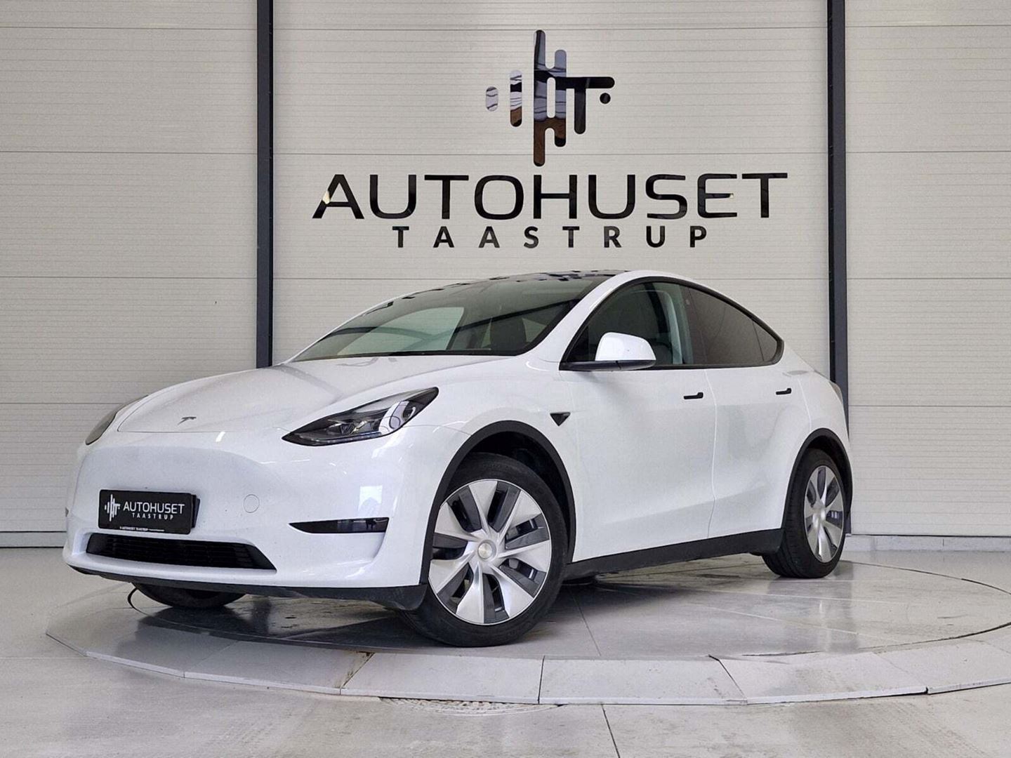 Tesla Model Y RWD - 235.000 kr