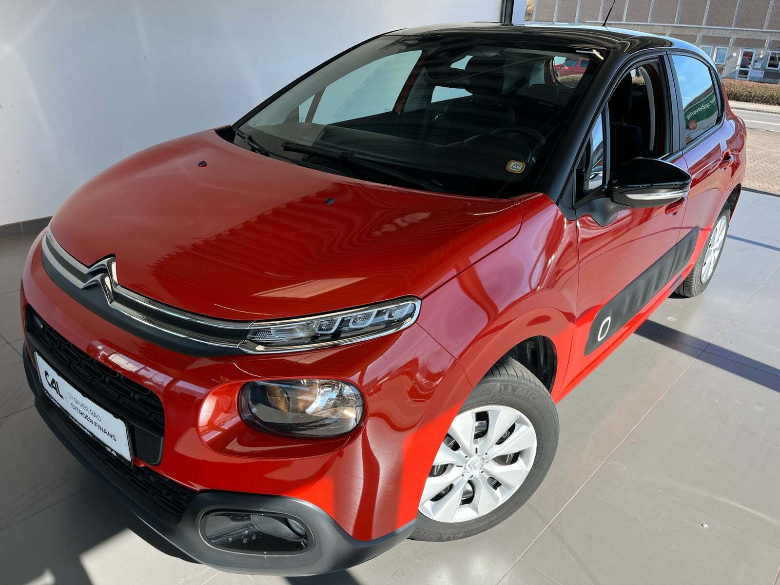 Orange Citroën C3 fra 2017 set udefra